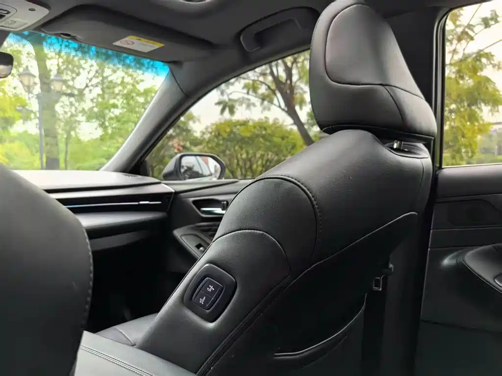 Toyota Avalon 2022 2.5L Touring Premium Edition фото 19