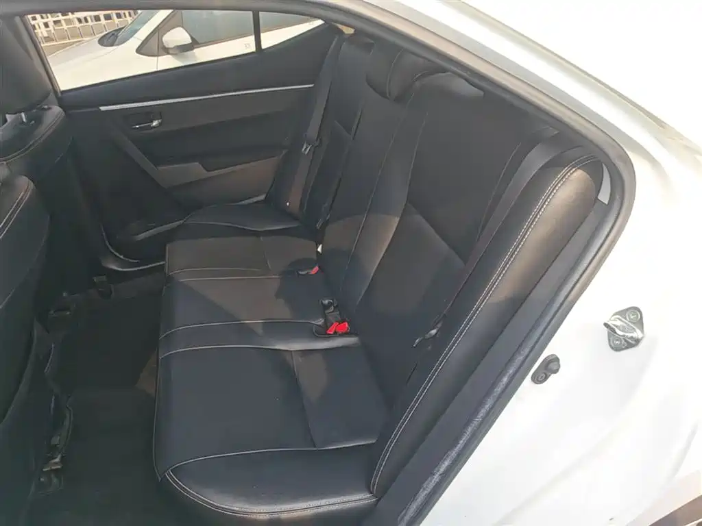 Toyota Corolla 2018 1.2T S-CVT GL Smart Edition фото 17