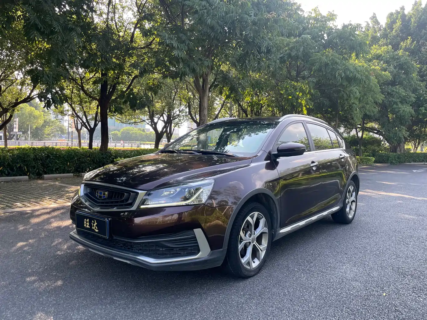 Фото 1 - Geely Vision S1