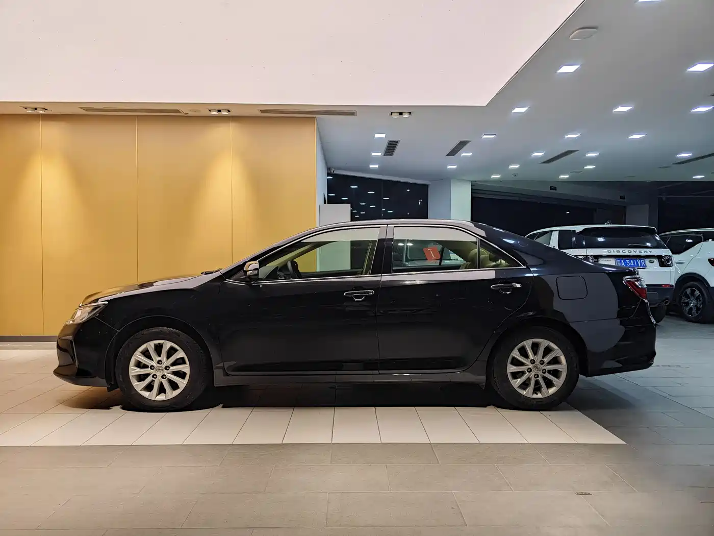 Toyota Camry 2016 2.0E 10th Anniversary Elite Edition фото 7