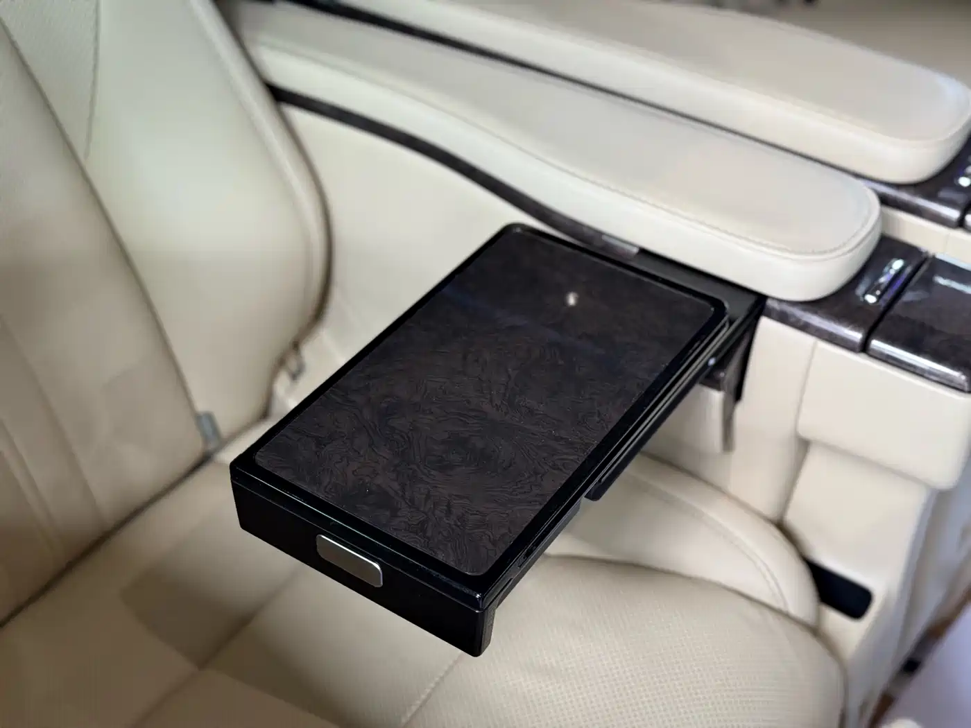 Toyota Alphard 2021 Hybrid 2.5L Premium фото 15