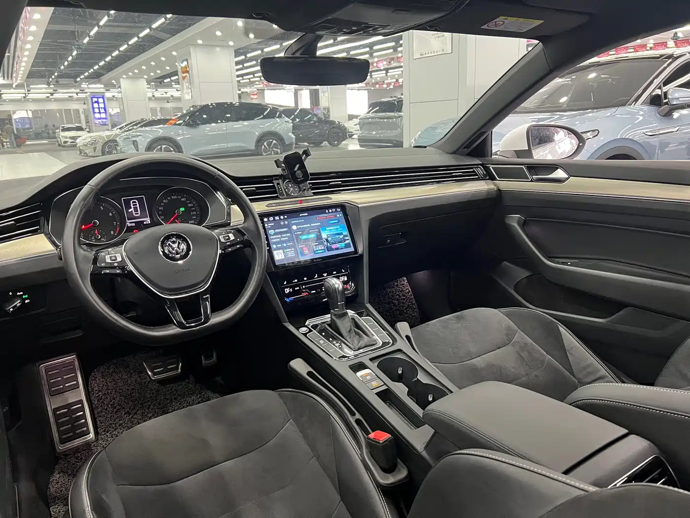 Volkswagen FAW-Volkswagen CC 2020 330TSI Elegance Version China VI фото 12