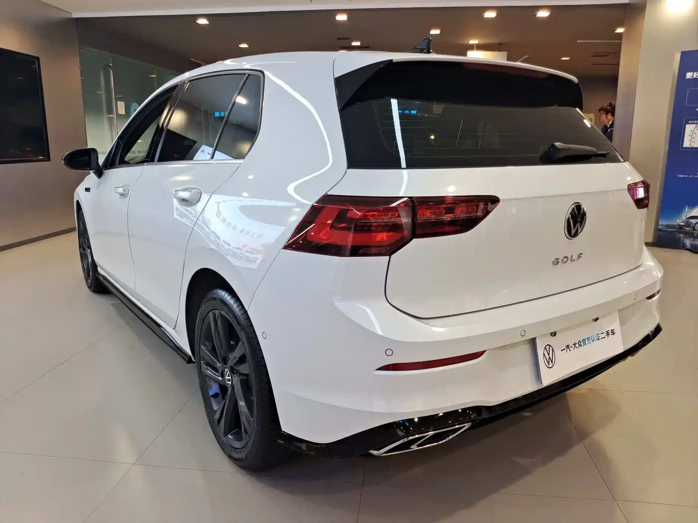 Volkswagen Golf 2023 280TSI DSG R-Line Lite фото 3