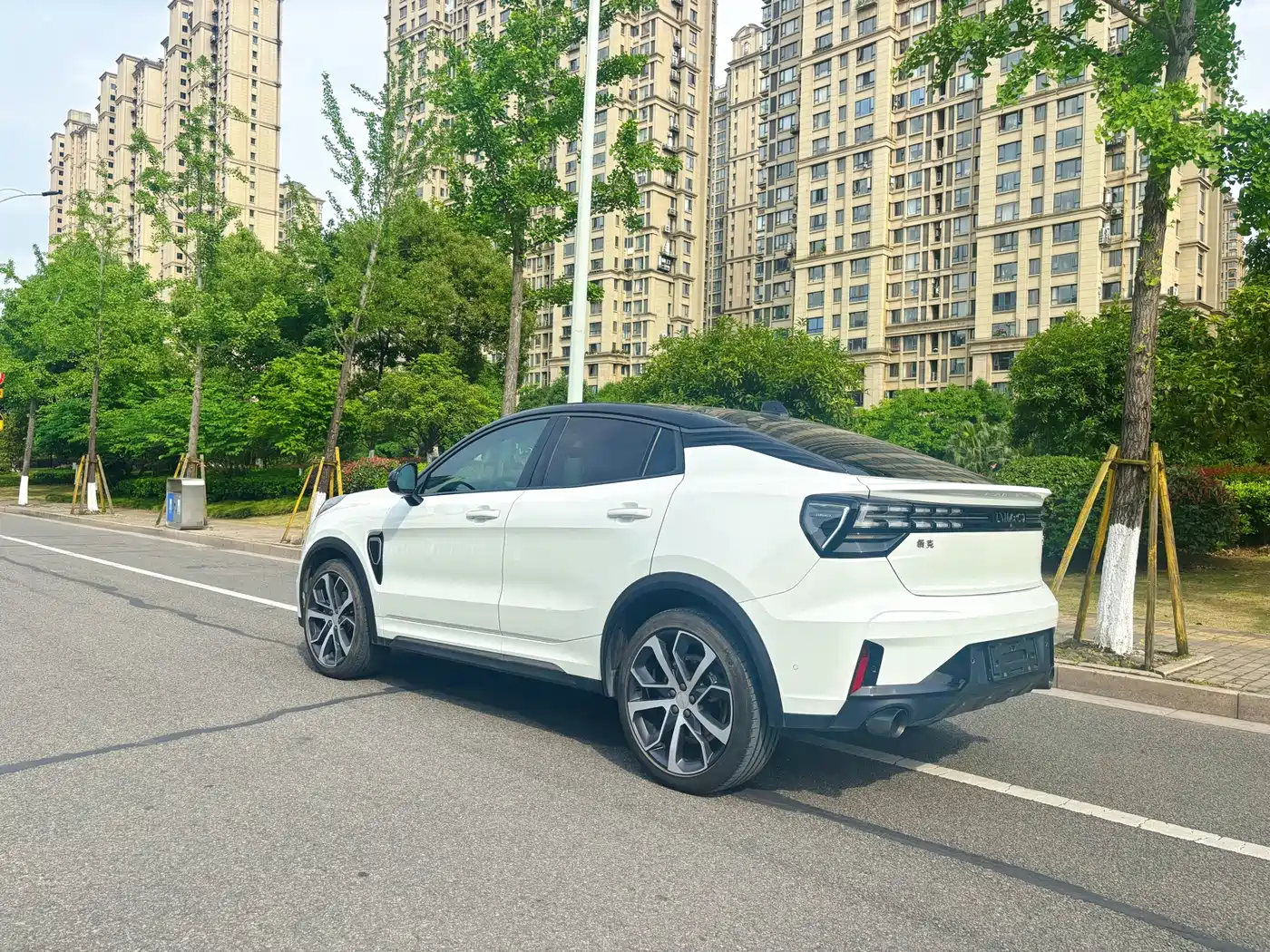 Lynk & Co 05 2020 2.0TD 4WD Halo Edition фото 6