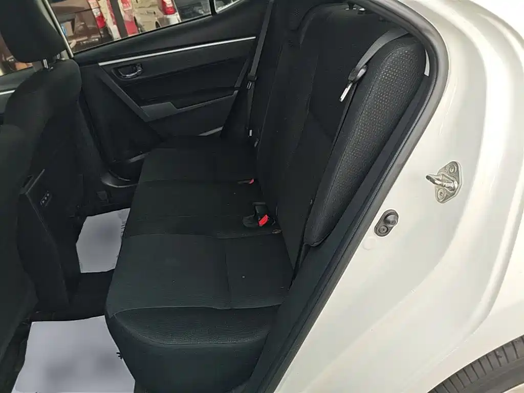 Toyota Corolla 2017 Facelift 1.2T S-CVT GL-i фото 17