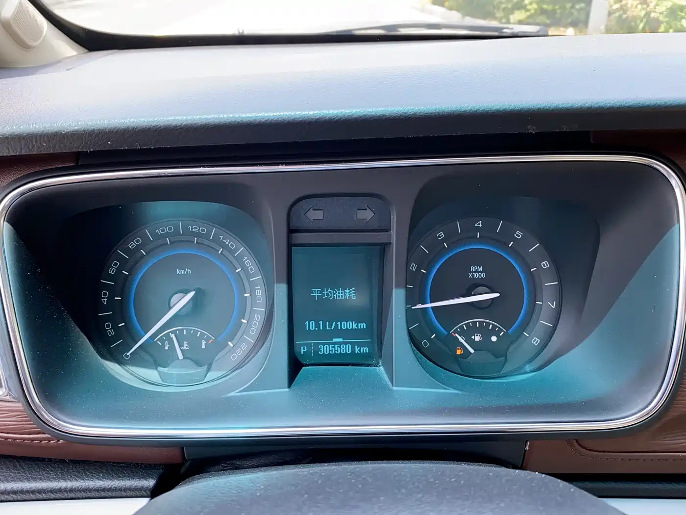 Buick GL8 2015 2.4L Luxury Business Exclusive Edition фото 12