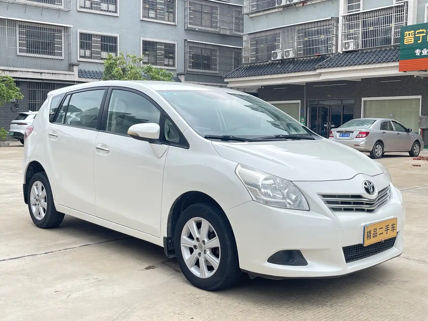 Toyota E'Z 2014 Xingyao 180E CVT Elite Multi-function фото 3
