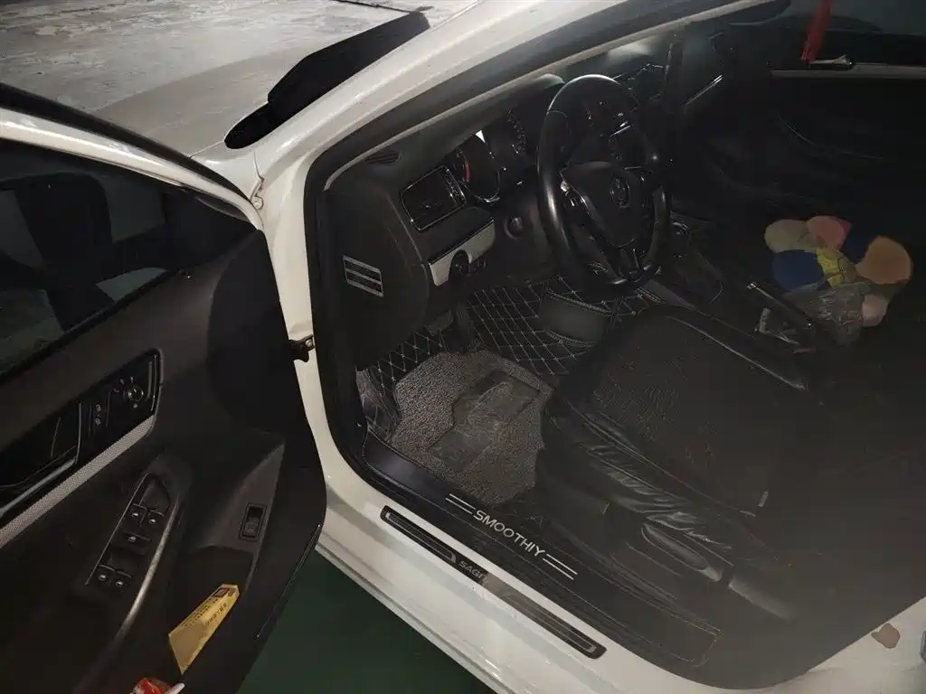 Volkswagen Sagitar 2017 230TSI Automatic Comfort фото 14