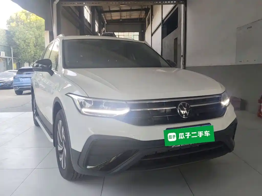 Фото 4 - Volkswagen Tiguan L