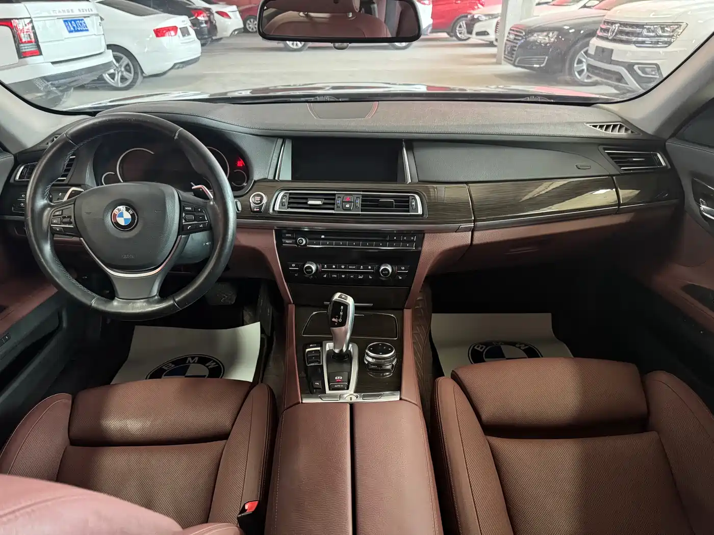BMW 7 Series 2013 Model 740Li Leading фото 18