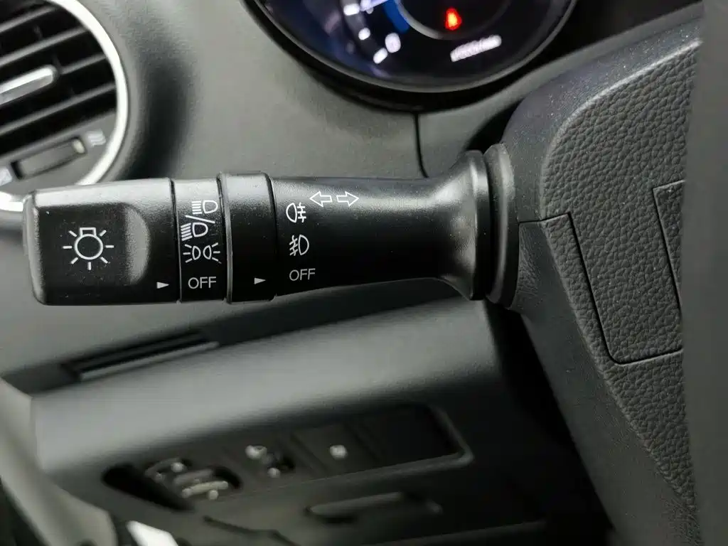 Фото 21 - Changan CS15