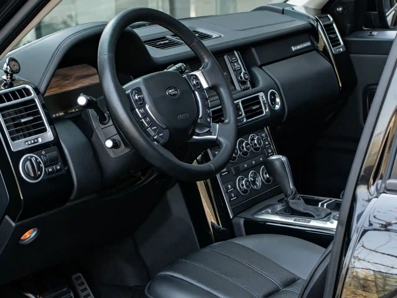 Land Rover Range Rover 2010 2011 5.0 SC V8
