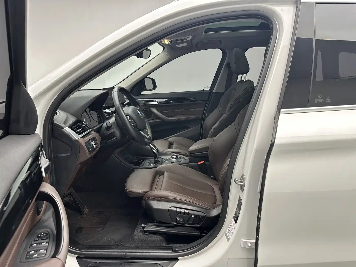 BMW X1 2020 sDrive25Li Leading Model фото 9