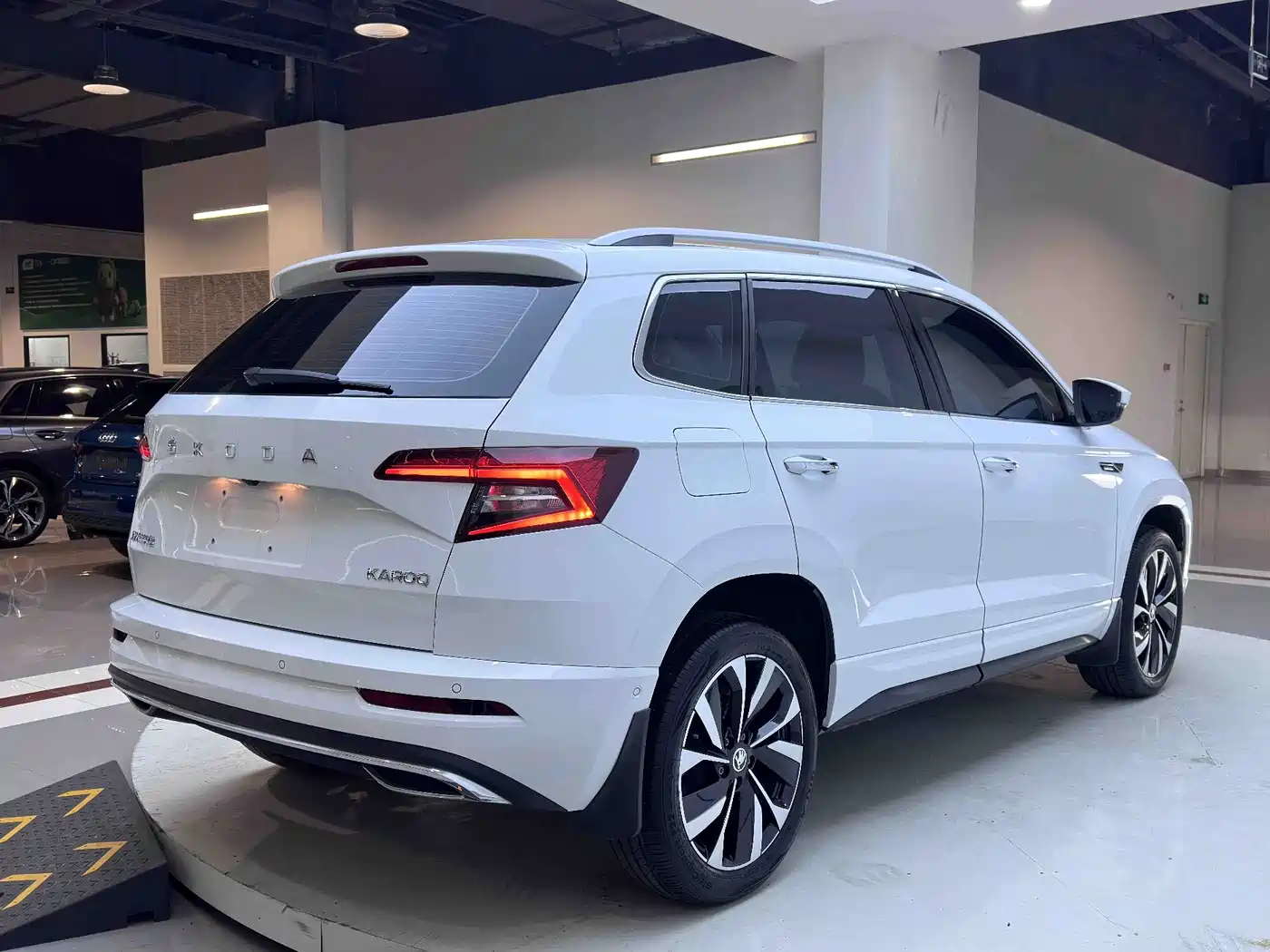 Škoda Karoq 2023 TSI280 Luxury Edition фото 6