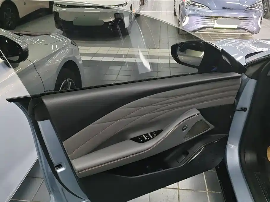 Geely Galaxy Galaxy E8 2025 620km AWD Starship LiDAR Smart Drive Edition фото 7