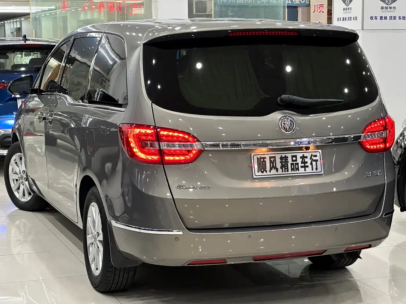 Buick GL8 2018 28T Comfort China VI фото 5