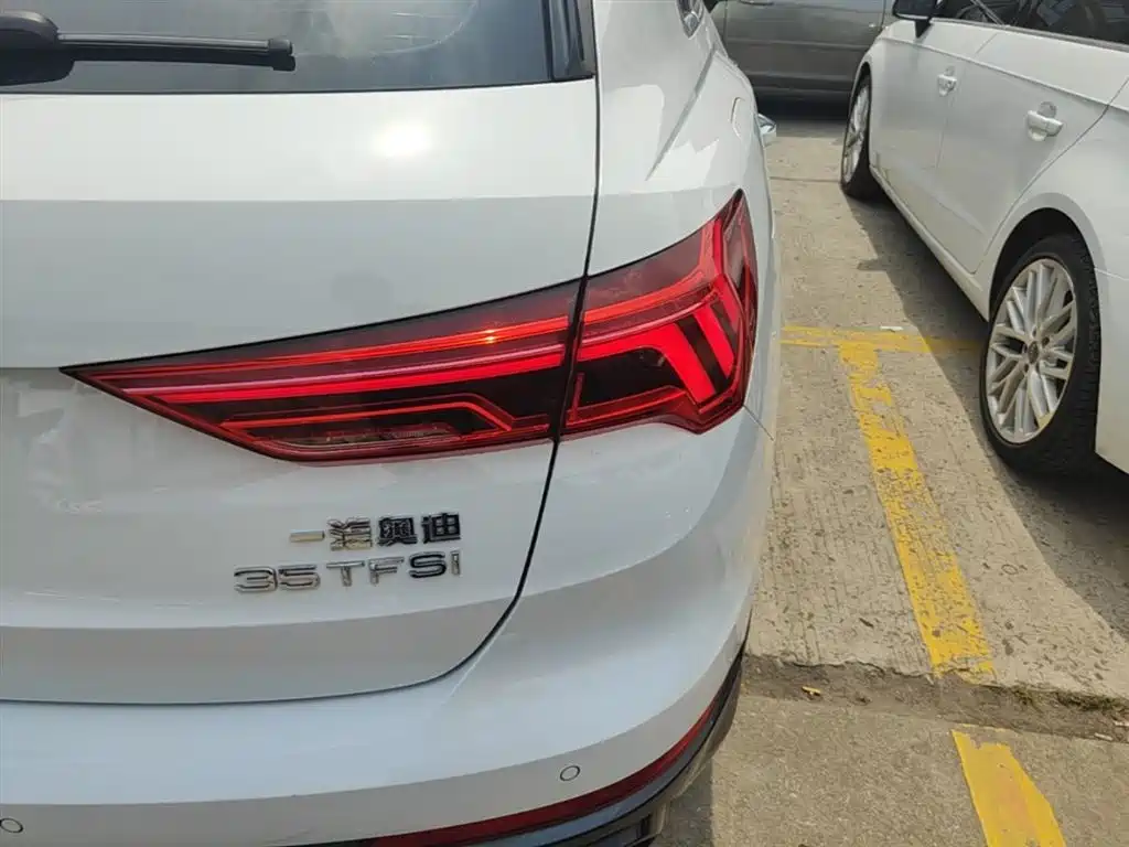 Audi Q3 2024 35 TFSI Fashion Elegance фото 8