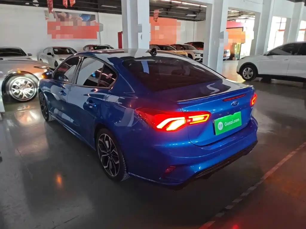 Ford Focus 2022 2021 Sedan EcoBoost 180 Auto ST Line