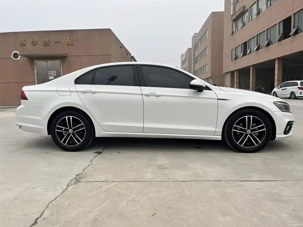 Volkswagen Lamando 2021 Facelift 280TSI DSG Comfort Edition фото 5