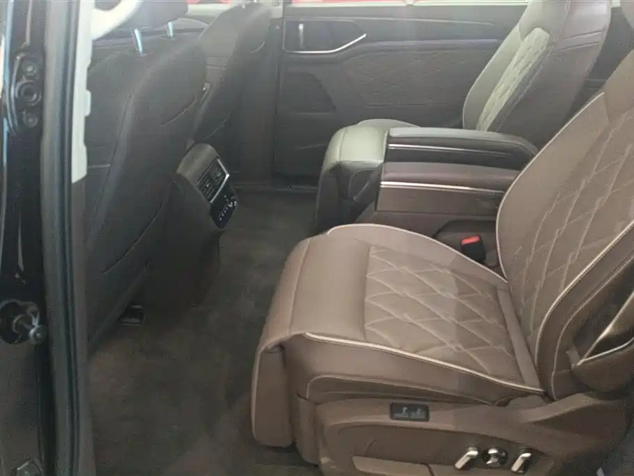 Volkswagen Viloran 2024 380TSI Executive Edition фото 11