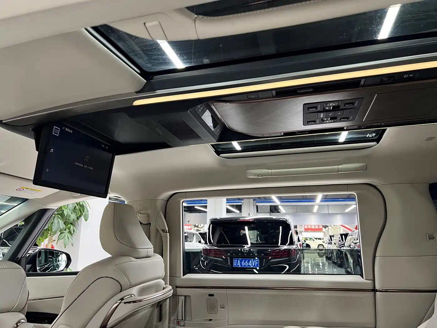 Lexus LM 2025 2025 Model 500h Six-Seater Prestige Edition