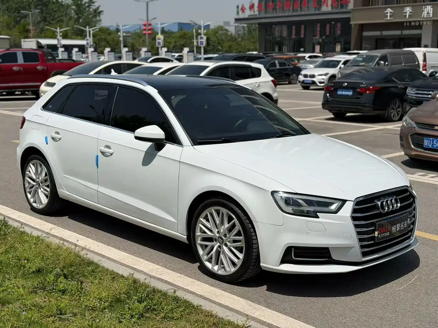 Audi A3 2018 30th Anniversary Sportback 35 TFSI Style фото 3