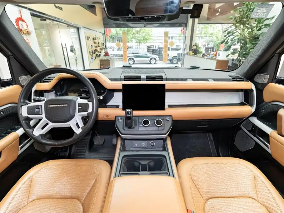 Land Rover Defender 2023 Model Year 130 3.0T P400 HSE фото 9