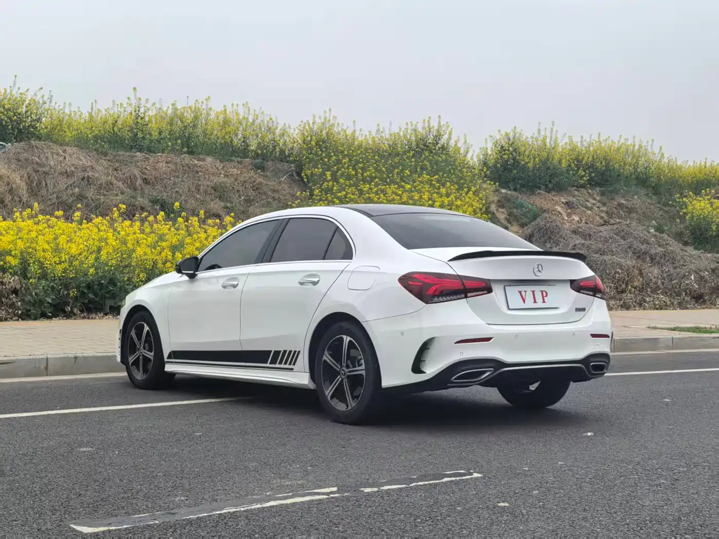 Mercedes-Benz A-Class 2023 A 200 L Fashion фото 7