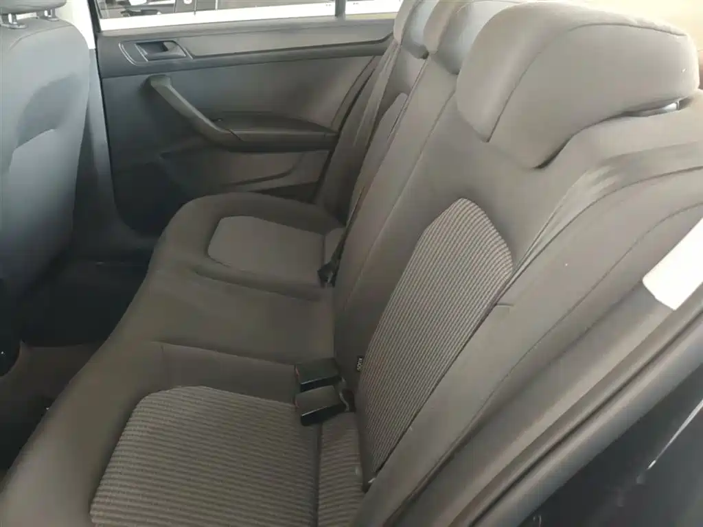 VOLKSWAGEN SANTANA