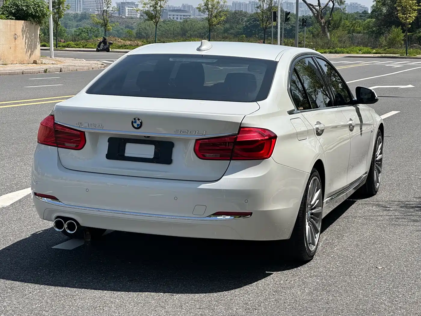 BMW 3 Series 2018 320Li Leading Luxury Package фото 4