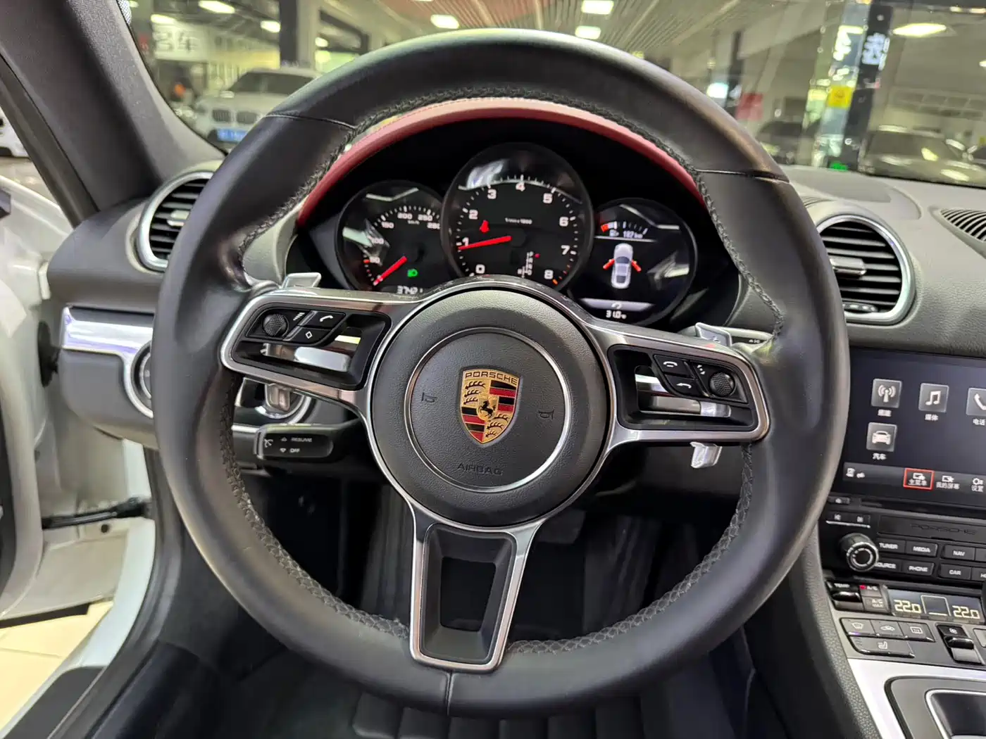 Porsche 718 2016 Cayman 2.0T фото 6