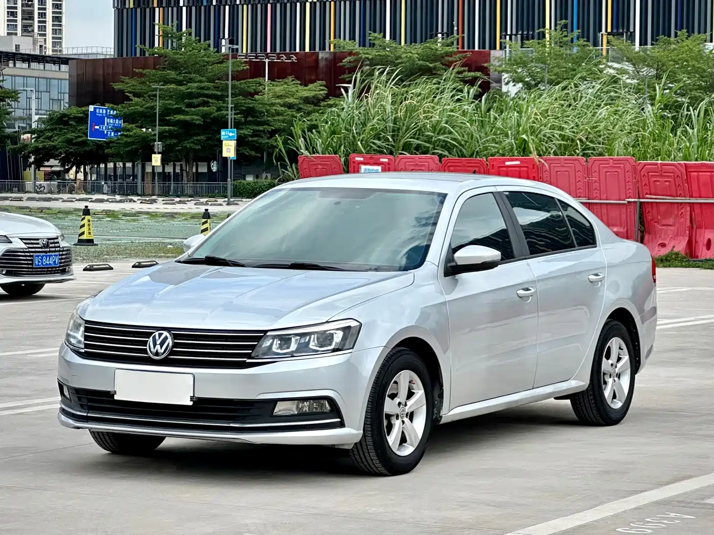 Volkswagen Lavida 2015 1.6L Automatic Trend Edition