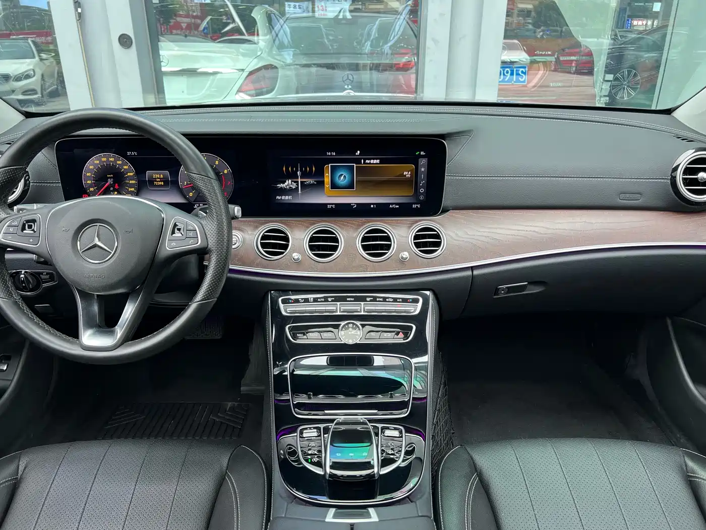 Mercedes-Benz E-Class 2016 E 300 L Fashion Type фото 24