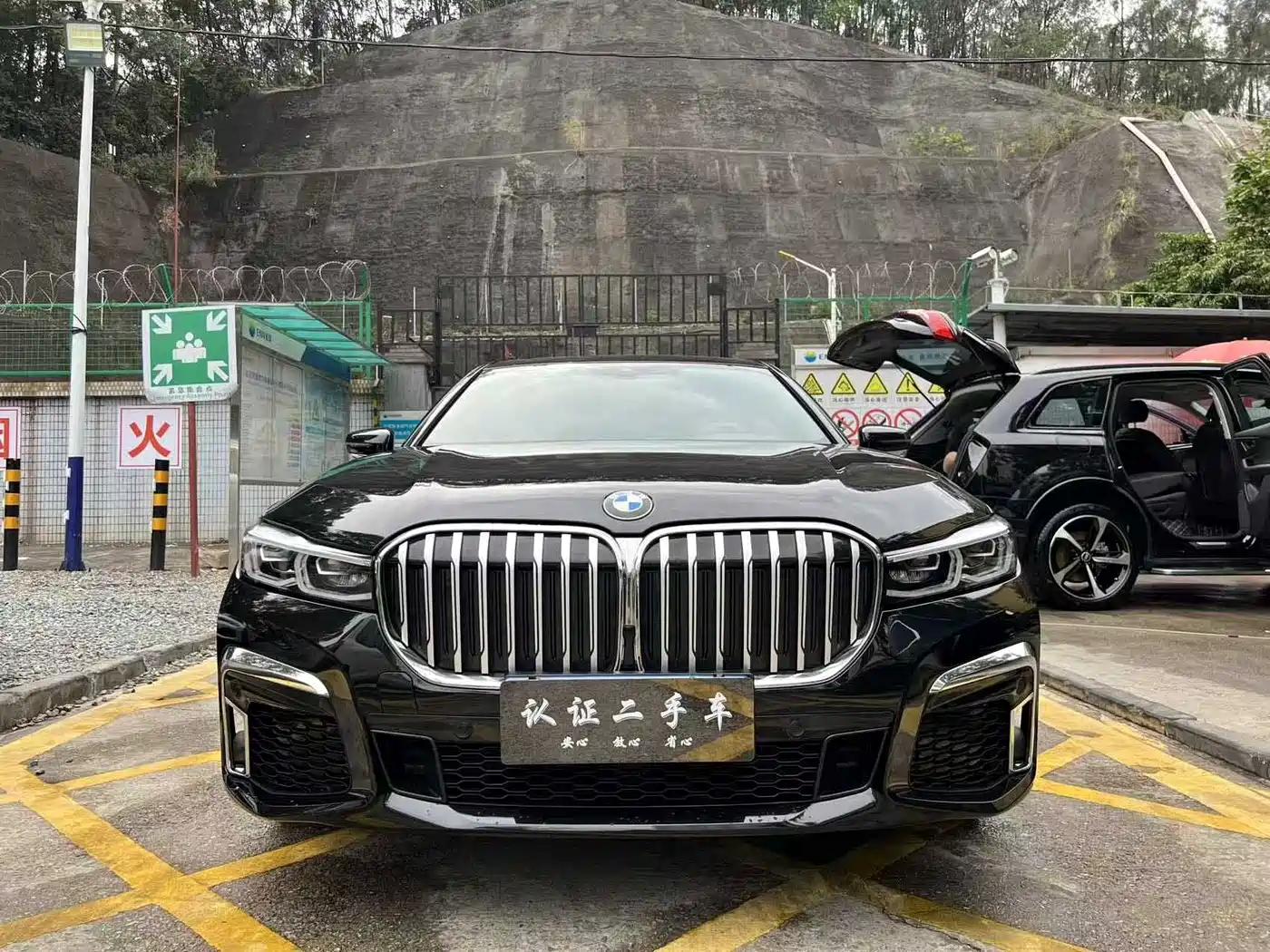 BMW 7 Series 2021 Model 730Li M Sport Package фото 3