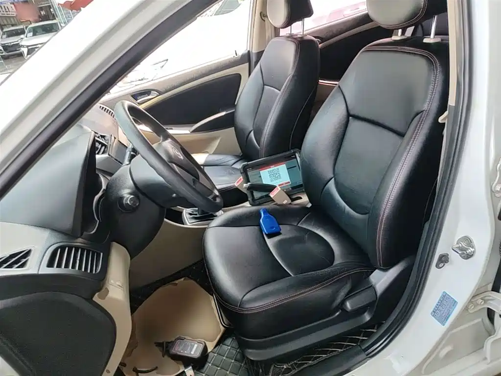 Hyundai Verna 2016 1.4L Manual Smart GLS фото 15