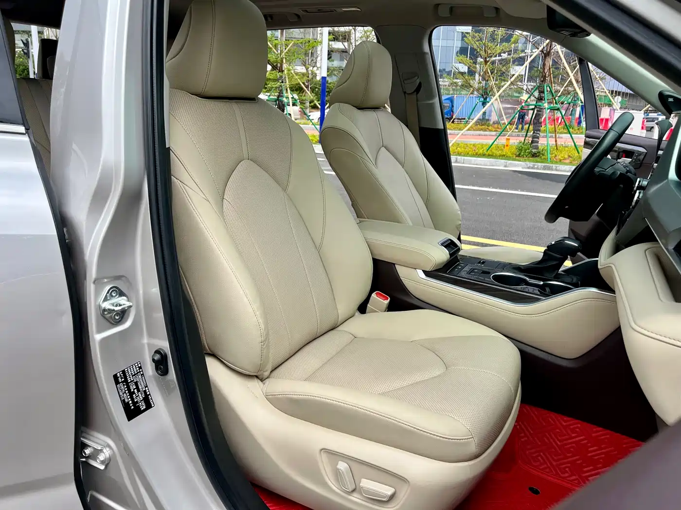 Toyota Highlander 2022 Dual Engine 2.5L 4WD Supreme Edition 7-Seater фото 12