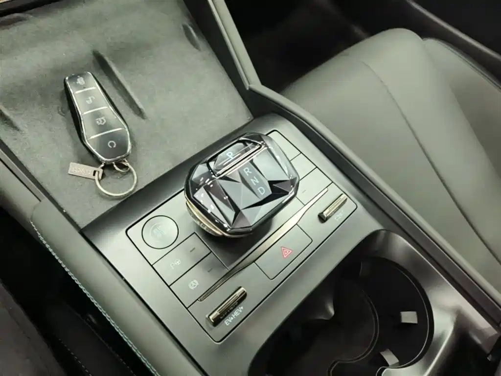 BYD Qin L 2025 DM-i Smart Drive Edition 120KM Surpassing фото 14