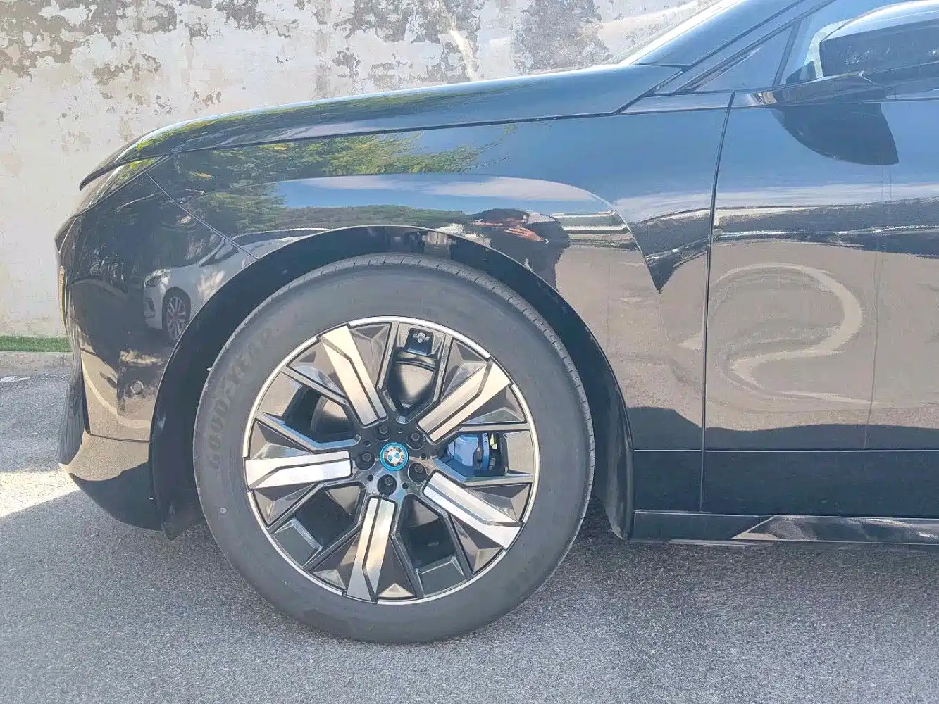 BMW iX 2023 xDrive40 фото 6