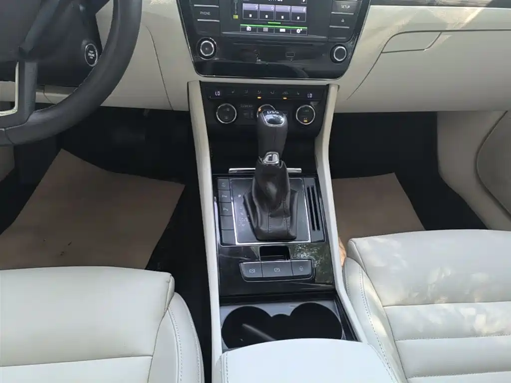 Škoda Superb 2016 TSI330 DSG Smart Edition фото 14