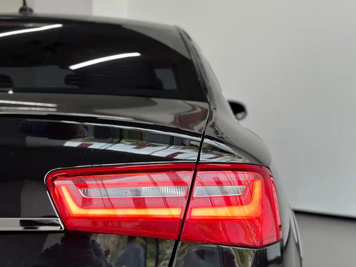 Фото 24 - Audi A6L