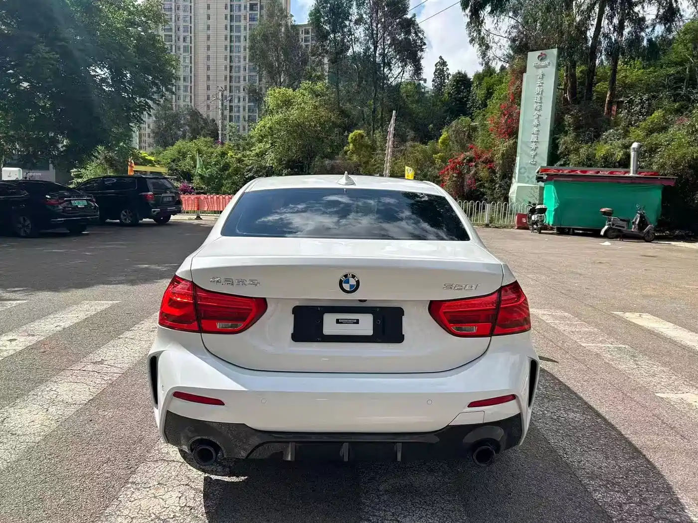 BMW 1 Series 2021 120i M Sport Shadow Edition фото 8