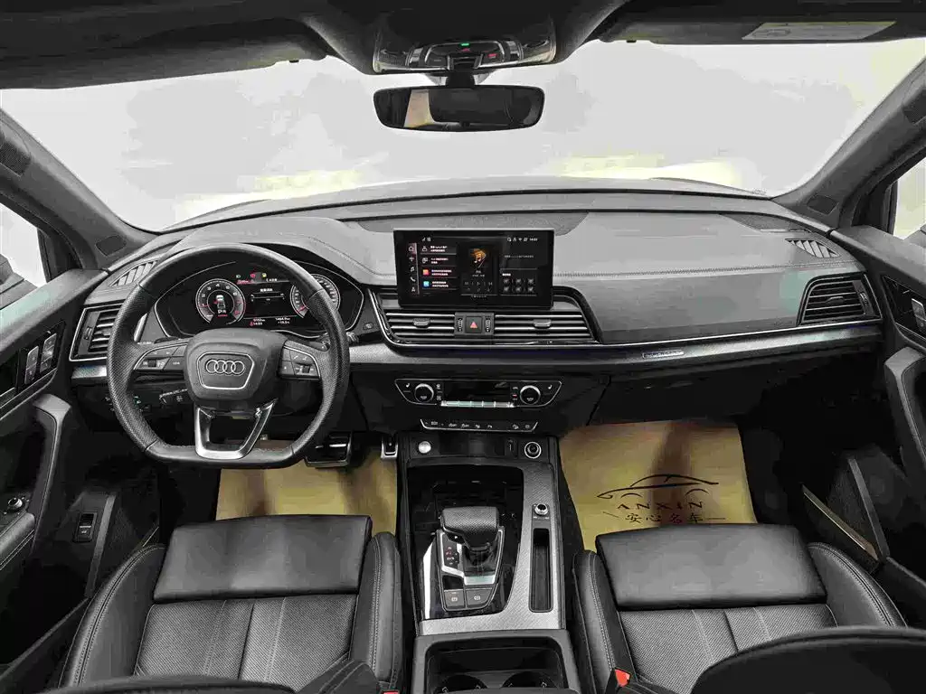 Audi Q5L 2025 45th Anniversary Edition 45 TFSI Luxury Sport фото 18