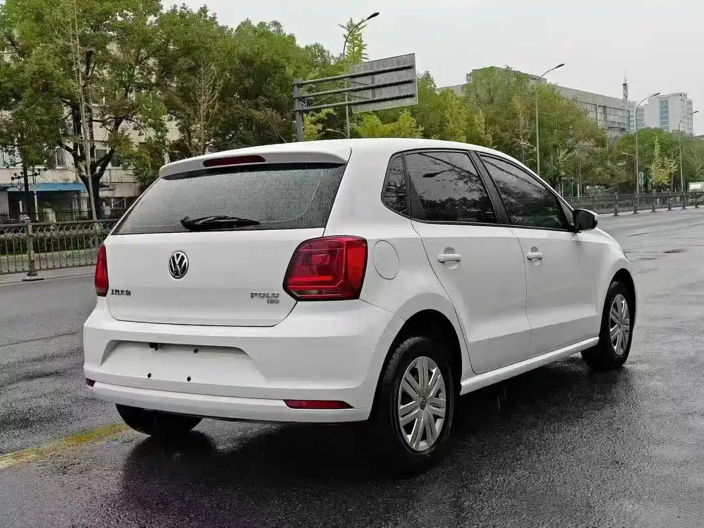 Volkswagen Polo 2018 1.5L Auto Safe Drive фото 7