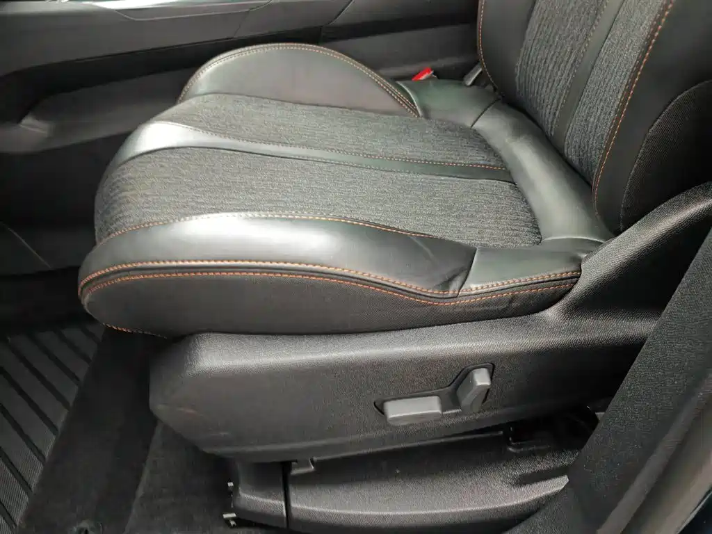 Peugeot 5008 2017 380THP 7-seat Elite Edition фото 20