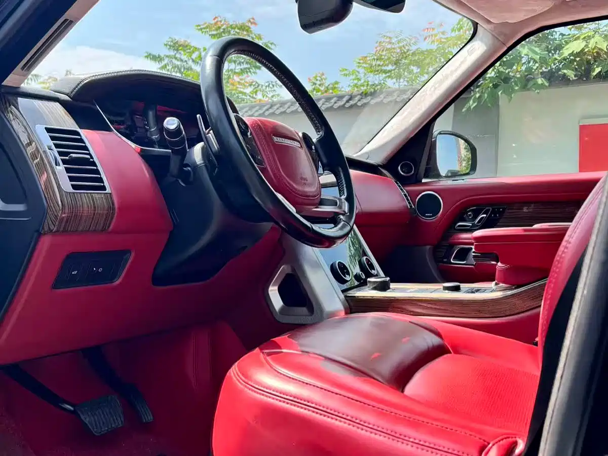Land Rover Range Rover 2018 3.0 SC V6 Vogue Heritage Edition фото 7