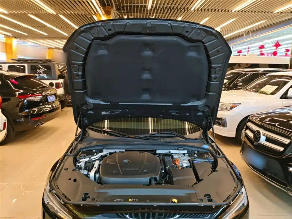 VOLVO S90 PLUG-IN HYBRID