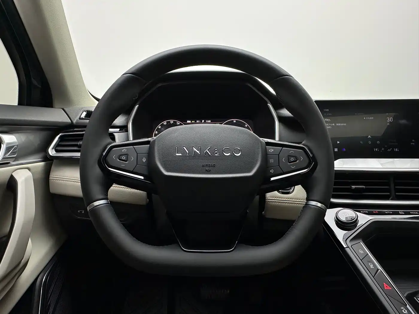 Lynk & Co 06 EM-P 2022 PHEV 84KM Range Pro фото 19