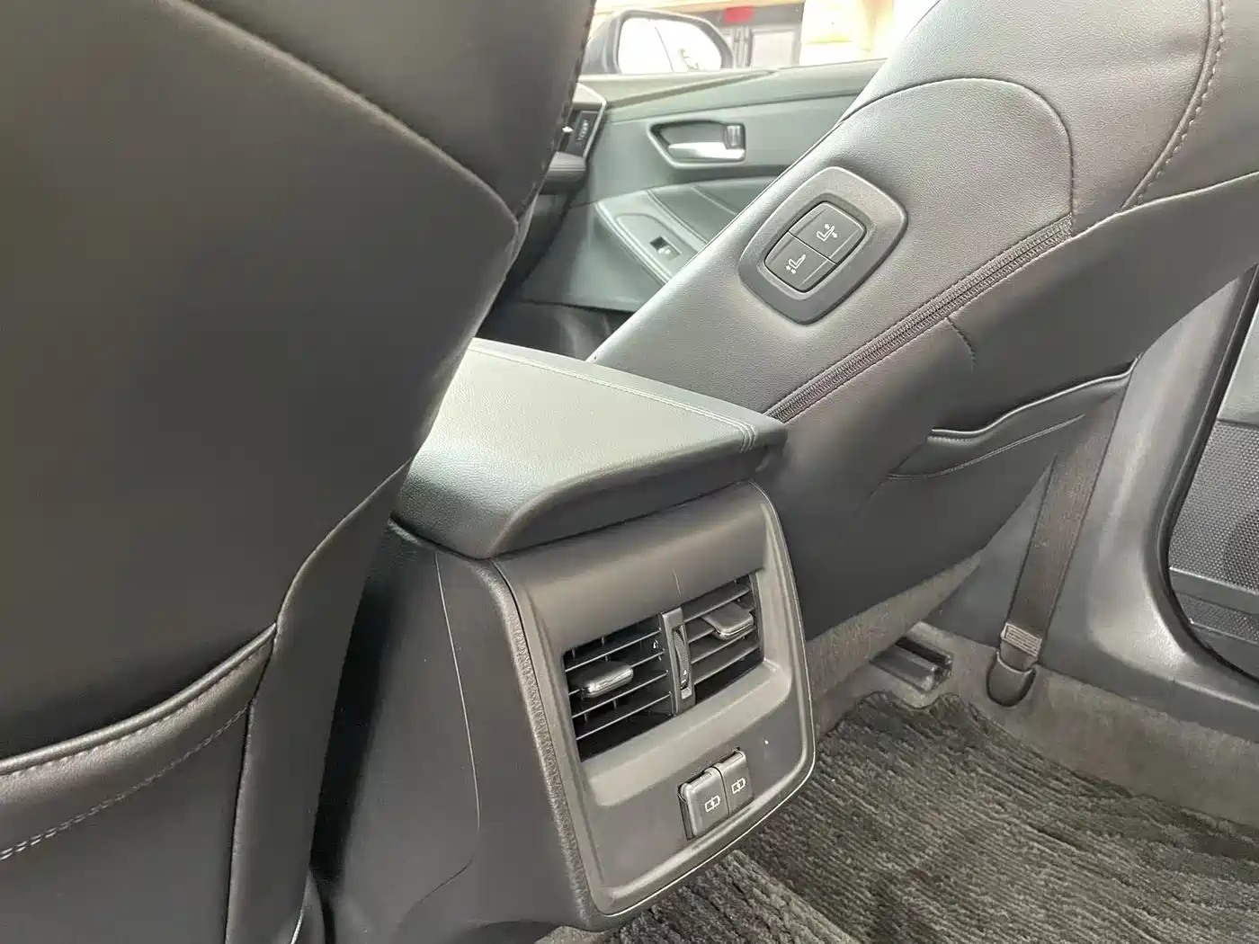 Toyota Avalon 2023 2.0L Luxury Edition фото 15