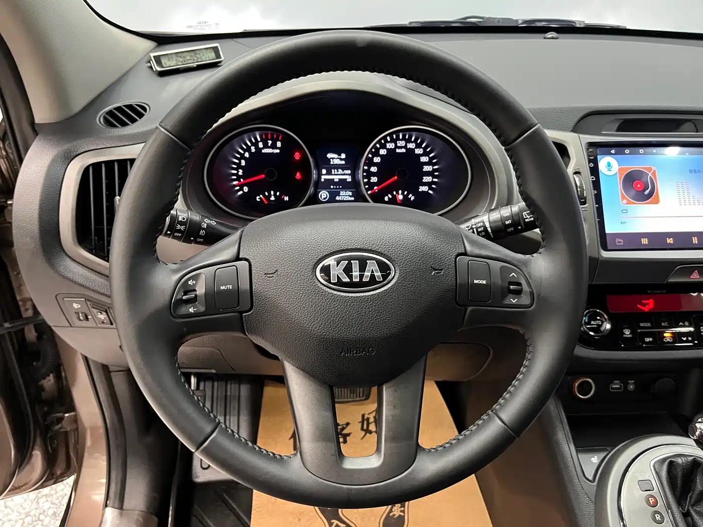 Kia Sportage 2016 2.0L Automatic 2WD DLX фото 8