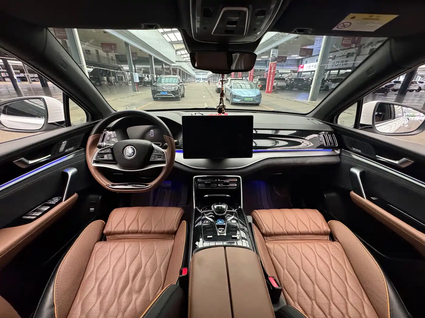 BYD Tang New Energy 2021 DM-i 112KM Honor фото 7
